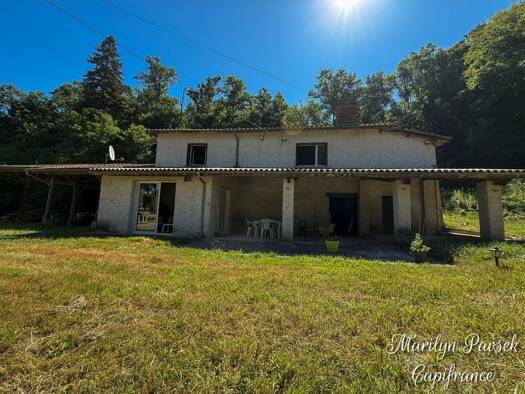 Maison à vendre 221 000 € 3 pièces 2 chambres 93 m² 35 185 m² de terrain Sermentizon 63120