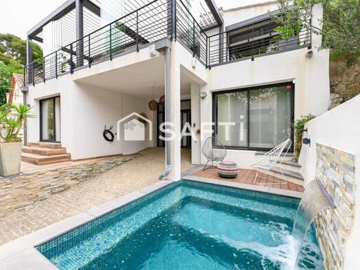 Maison à vendre 1 020 000 € 7 pièces 5 chambres 191 m² 515 m² de terrain Est Reganat Destral Carry-le-Rouet 13620