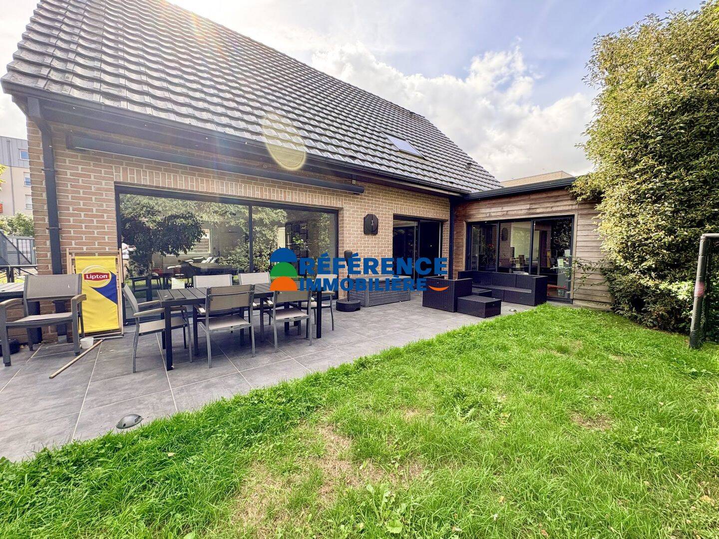 Maison 5 pièces 192 m² · à Pérenchies · 192,4 m² · 680 000 €