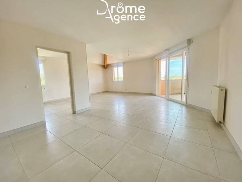 Appartement à louer 815 € 4 pièces 2 chambres 86,7 m² Étage 3/1 Saint-Marcel-Lès-Valence 26320