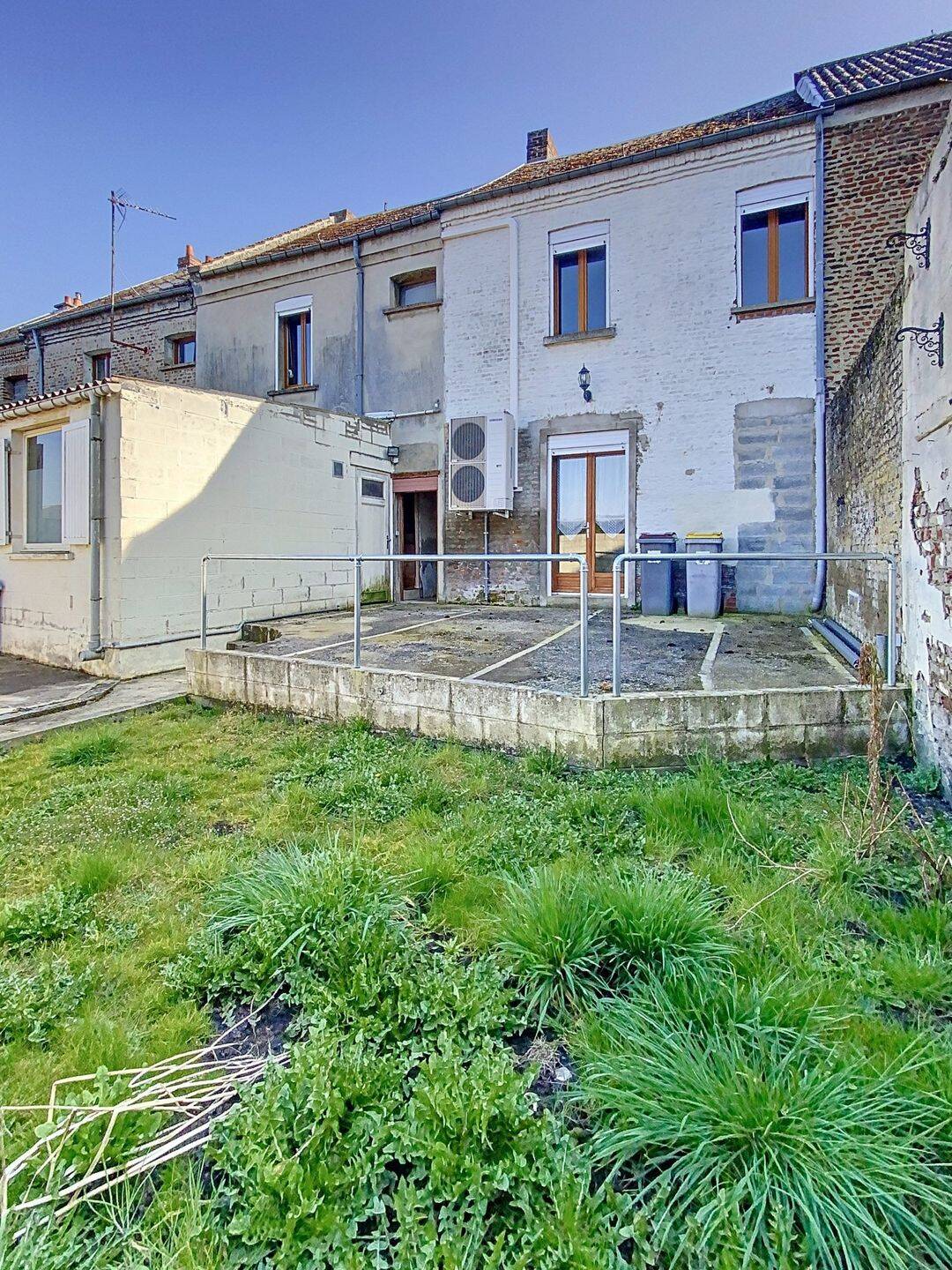 Maison 9 pièces 144 m² · à Le Cateau-Cambrésis · 144 m² · 78 000 €