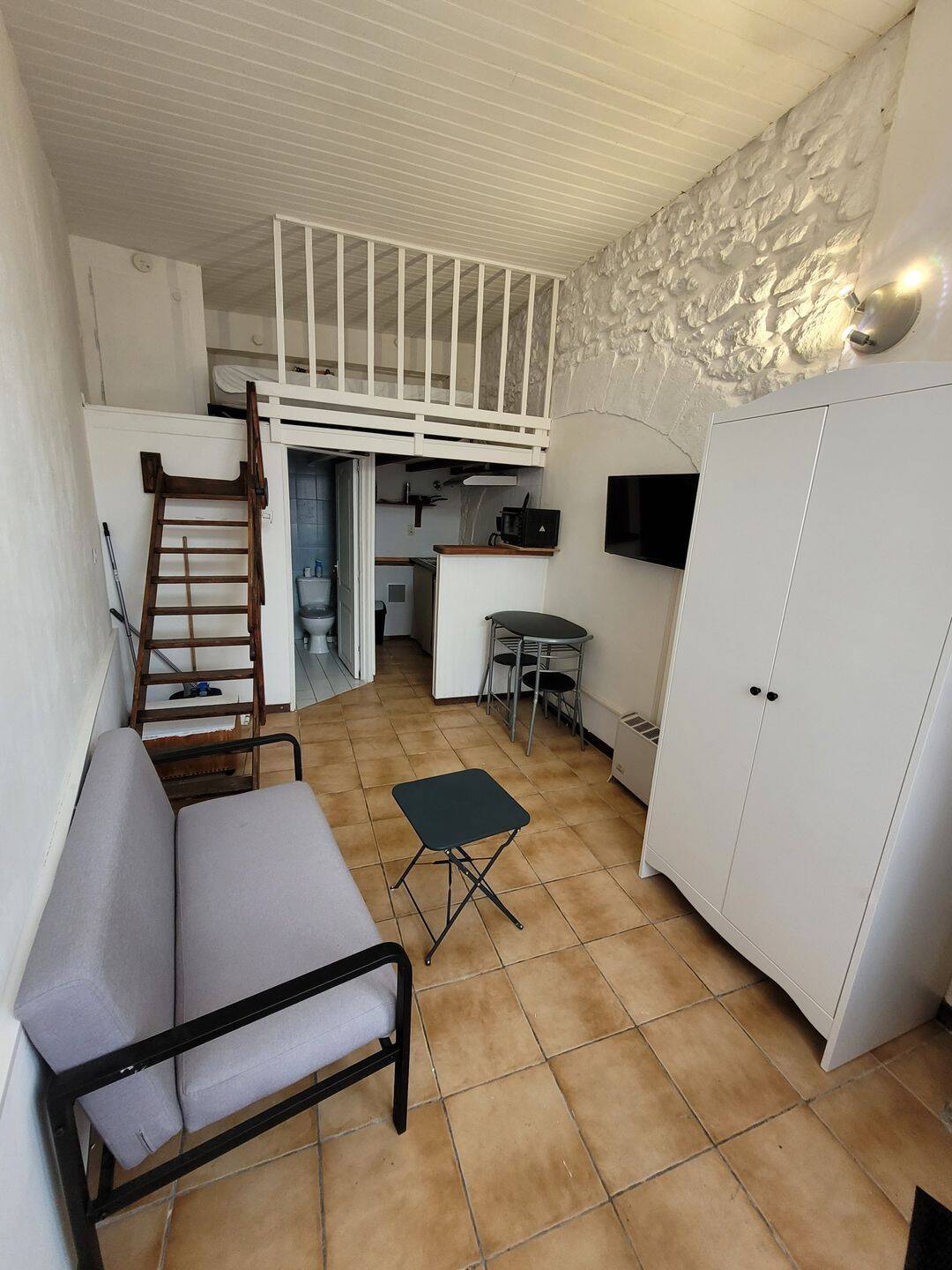 Appartement 1 pièce 15 m² · à Auch · 14,5 m² · 400 €