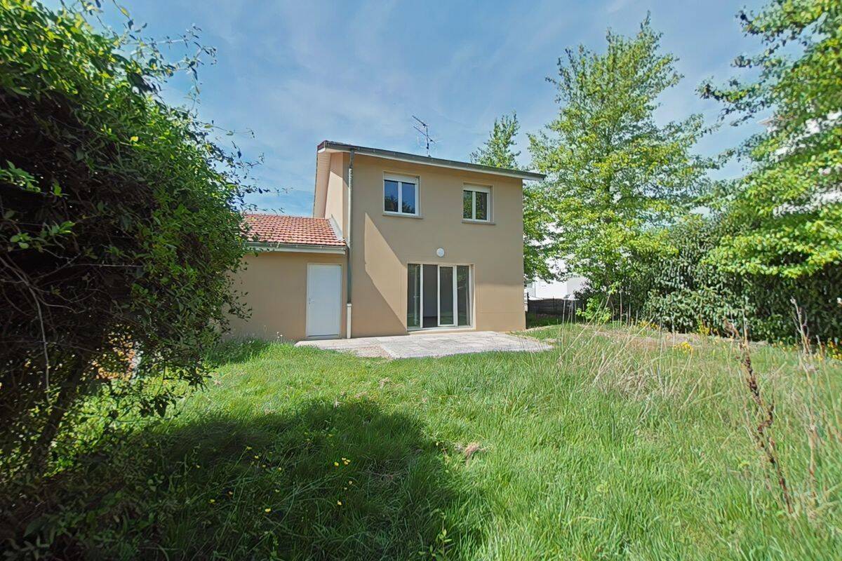 Maison 4 pièces 84 m² · à Péronnas · 84 m² · 185 000 €