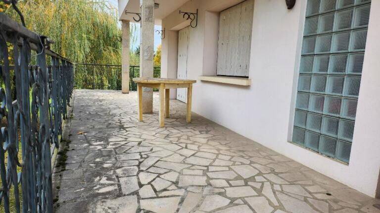 Appartement 5 pièces 100 m² · à Ambérieu-en-Bugey · 100 m² · 175 000 €