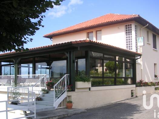 Immeuble à vendre 340 000 € 917 m² Capvern 65130