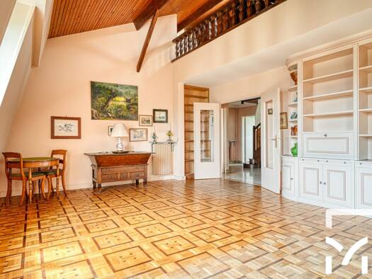 Duplex à vendre 998 000 € 8 pièces 5 chambres 190 m² Étage 4/4 Notre Dame Versailles 78000