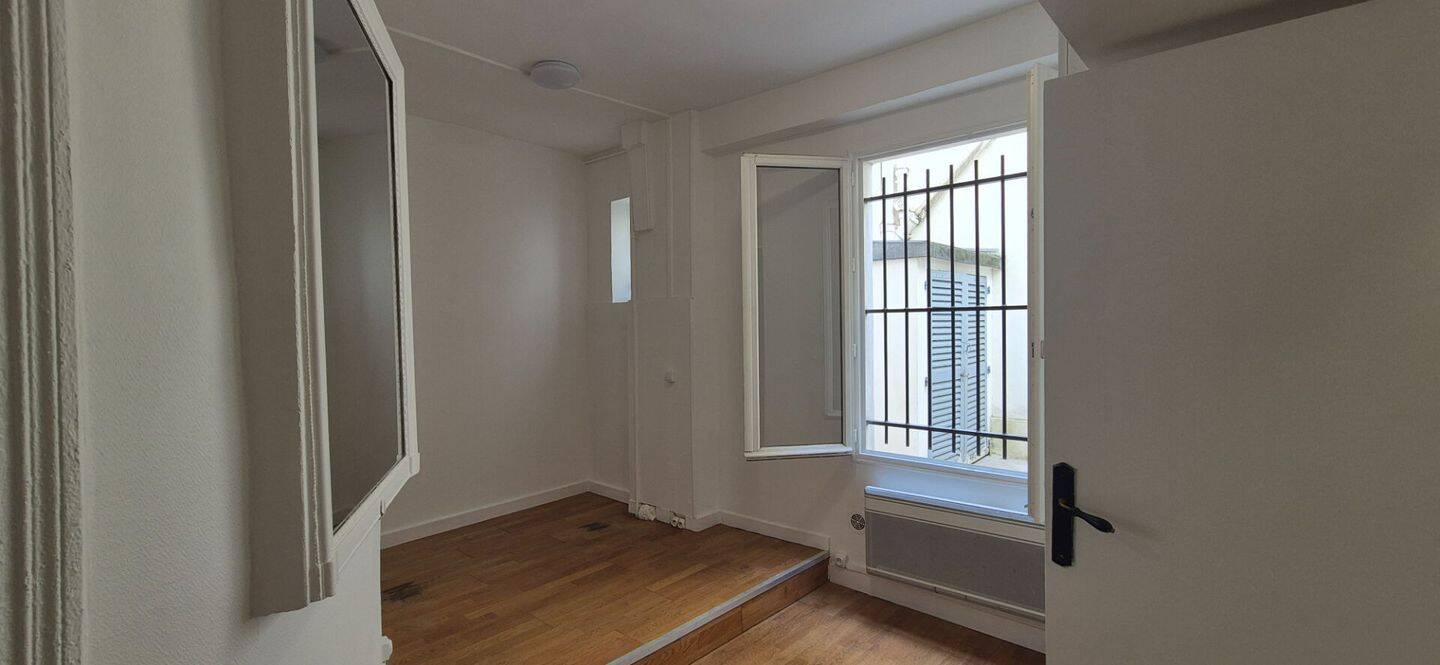 Appartement 1 pièce 17 m² · à Paris 7ème Arrondissement · 17 m² · 675 €