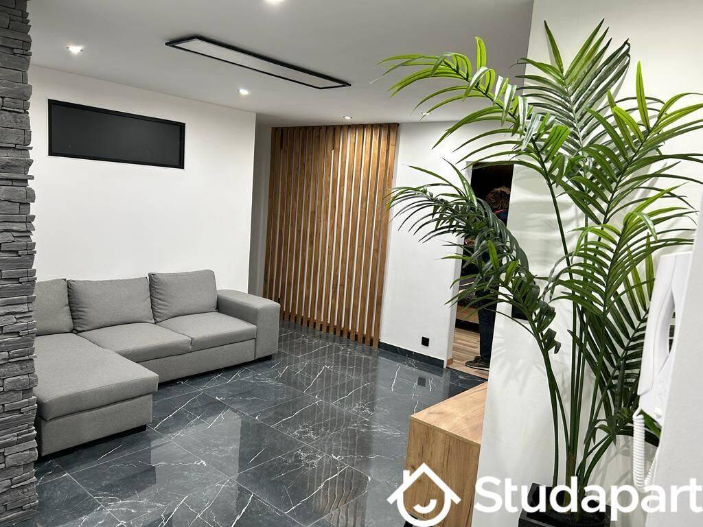 1 pièce 10 m² · à Saint-Martin-d'Hères · 10 m² · 450 €