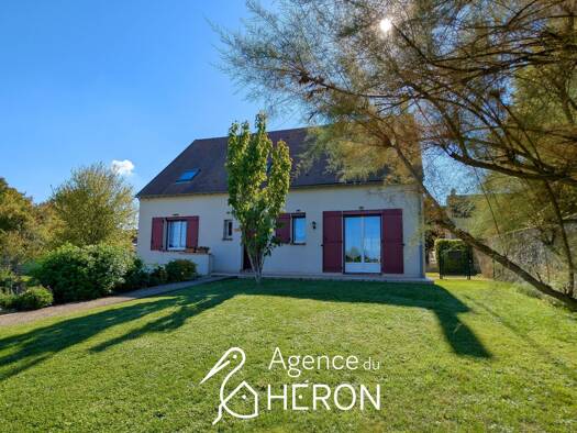Maison à vendre 349 000 € 5 pièces 3 chambres 145 m² 912 m² de terrain Villemer 77250