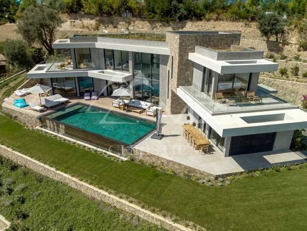 Villa à vendre 5 975 000 € 7 pièces 5 chambres 336 m² 4 037 m² de terrain Plan de Noves Vence 06140