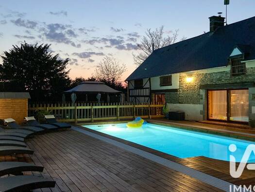 Maison à vendre 590 000 € 17 pièces 11 chambres 374 m² 3 300 m² de terrain Pontorson 50170