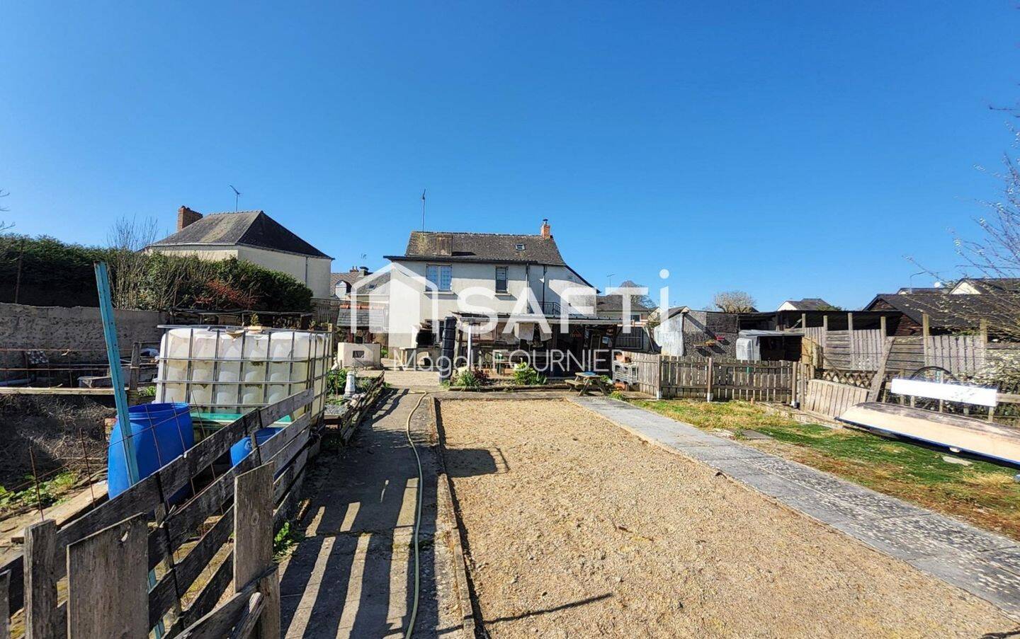 Maison 7 pièces 110 m² · à Meral · 110 m² · 106 000 €