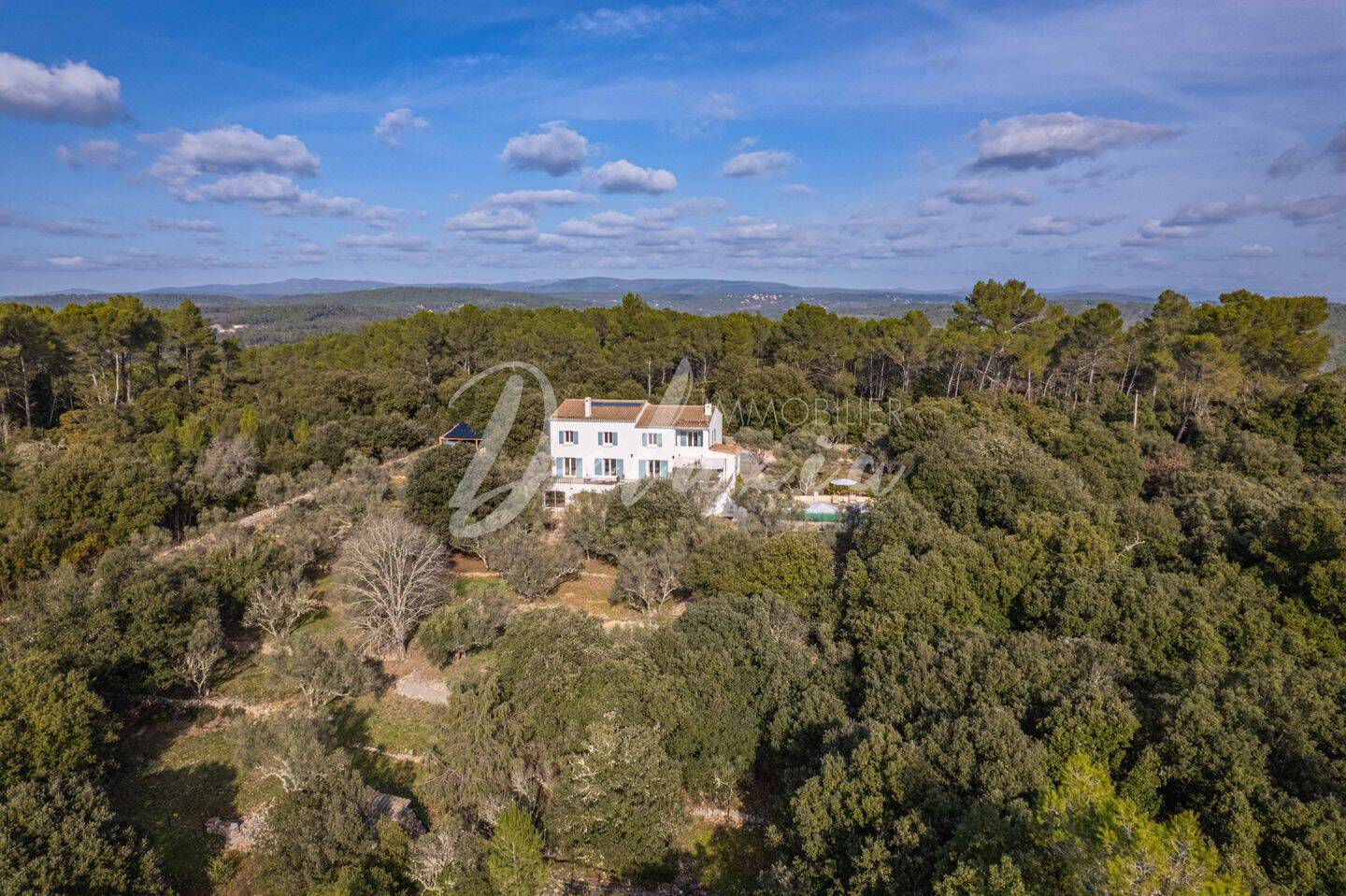 Maison 8 pièces 300 m² · à Le Thoronet · 300 m² · 1 380 000 €