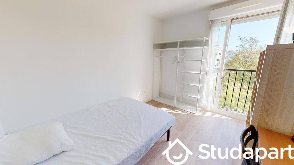 1 pièce 75 m² · à Cenon · 75 m² · 450 €