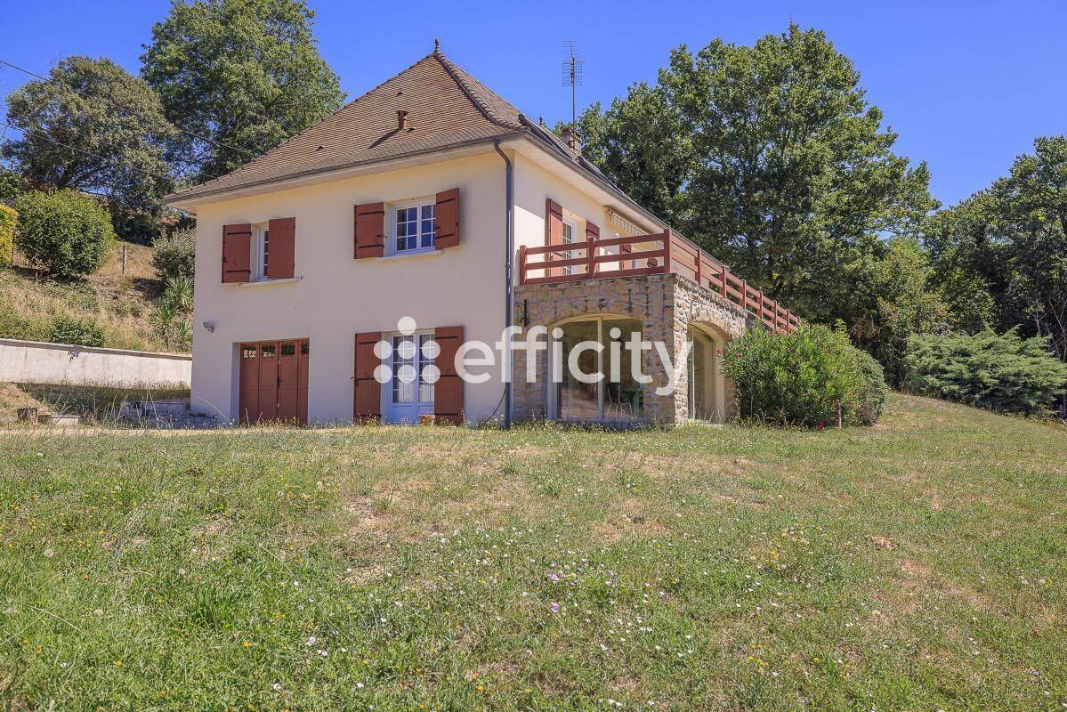 Maison 8 pièces 162 m² · à Montpon-Ménestérol · 162 m² · 234 000 €