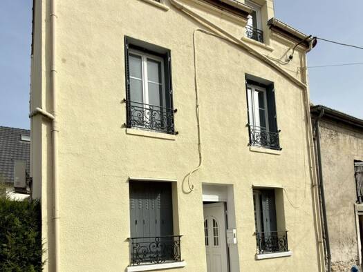 Maison de ville à vendre 245 000 € 4 pièces 3 chambres 90 m² Saint-Mard 77230