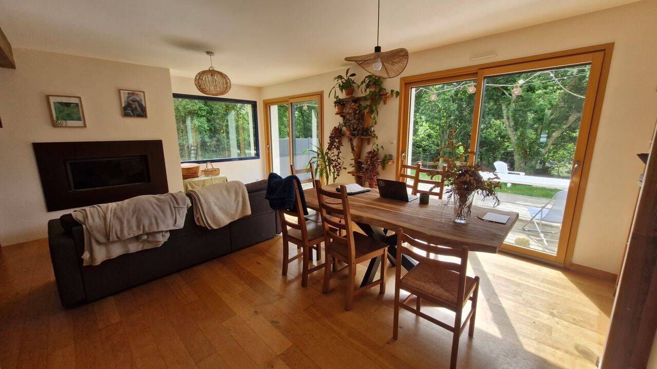 Maison 5 pièces 135 m² · à Hôpital-Camfrout · 135 m² · 1 200 €