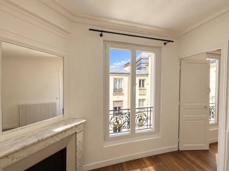 Appartement 2 pièces 45 m² · à Paris 15ème Arrondissement · 45,1 m² · 1 466 €/mois