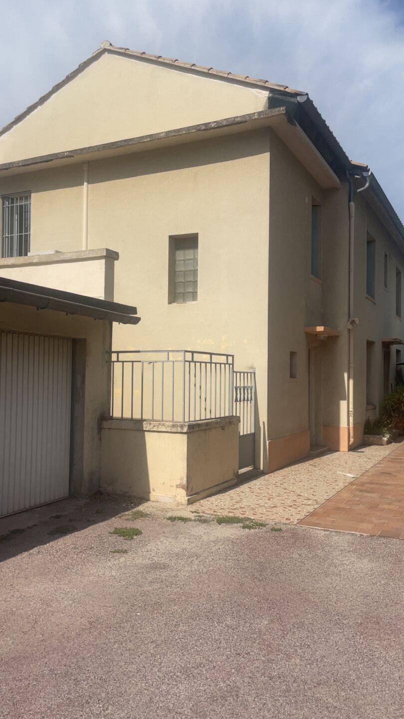 Maison 4 pièces 90 m² · à Avignon · 90 m² · 900 €
