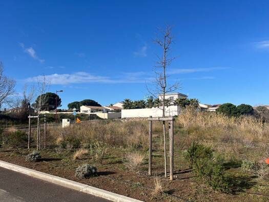 Terrain constructible à vendre 109 000 € 350 m² de terrain Saint-Thibéry 34630