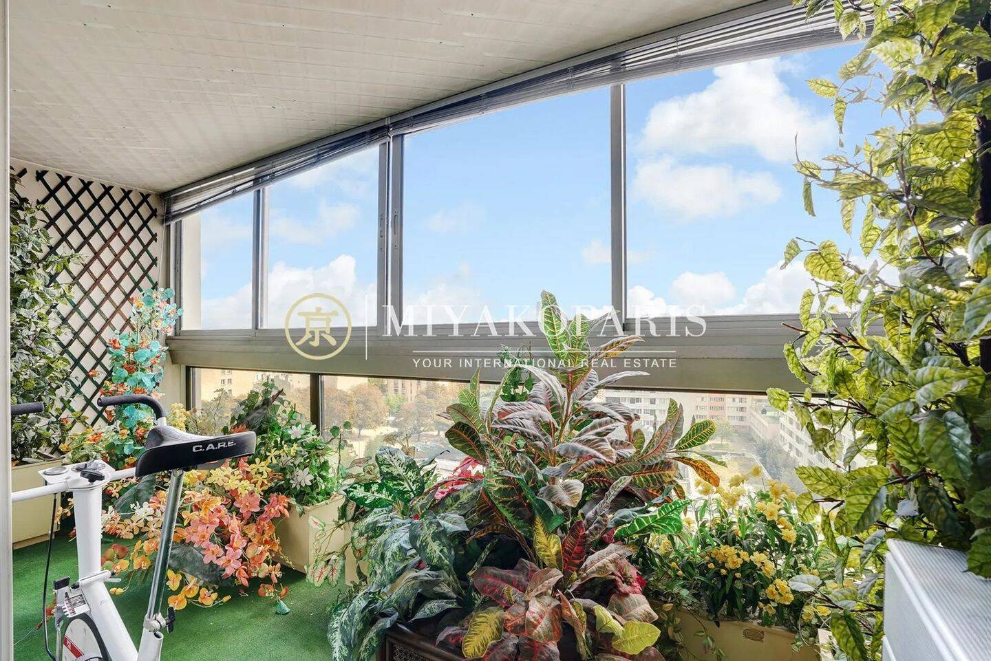 Appartement 4 pièces 94 m² · à Paris 15ème Arrondissement · 94 m² · 699 000 €