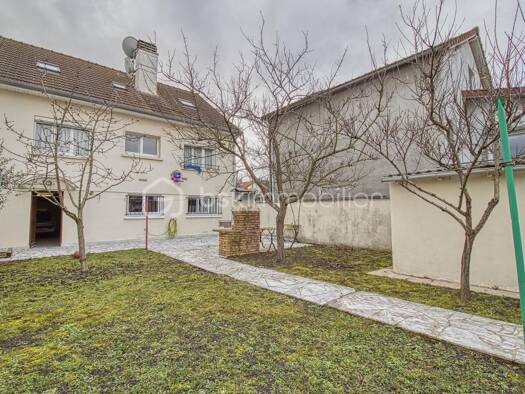 Maison à vendre 399 000 € 10 pièces 6 chambres 172 m² 298 m² de terrain L'Avenir Stains 93240