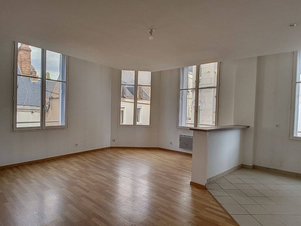 Appartement 3 pièces 84 m² · à Orléans · 84 m² · 781 €