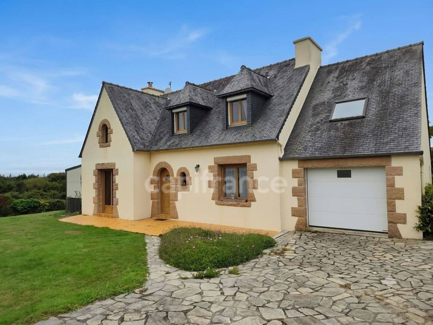 Maison 9 pièces 135 m² · à Botsorhel · 135 m² · 238 350 €
