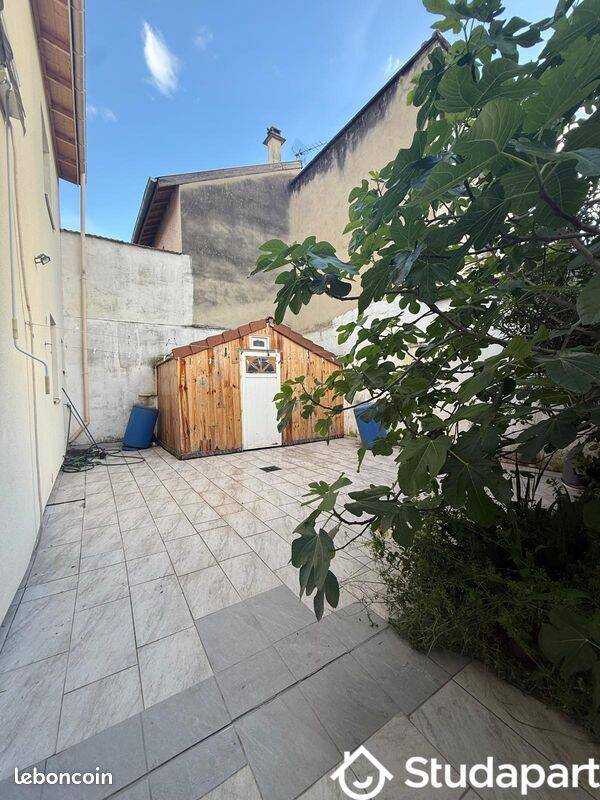 Appartement 3 pièces 72 m² · à Vénissieux · 72 m² · 1 165 €