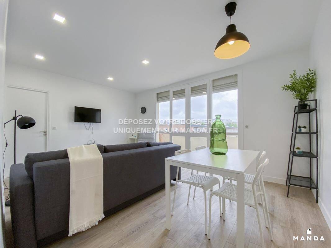 Appartement 5 pièces · à Créteil · 559 €/mois