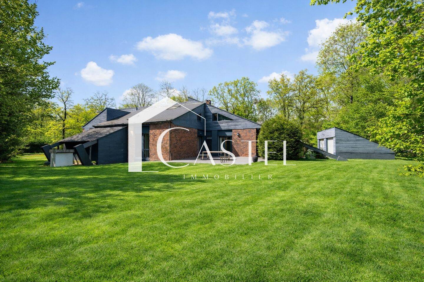Maison 8 pièces 295 m² · à Maule · 295 m² · 885 000 €