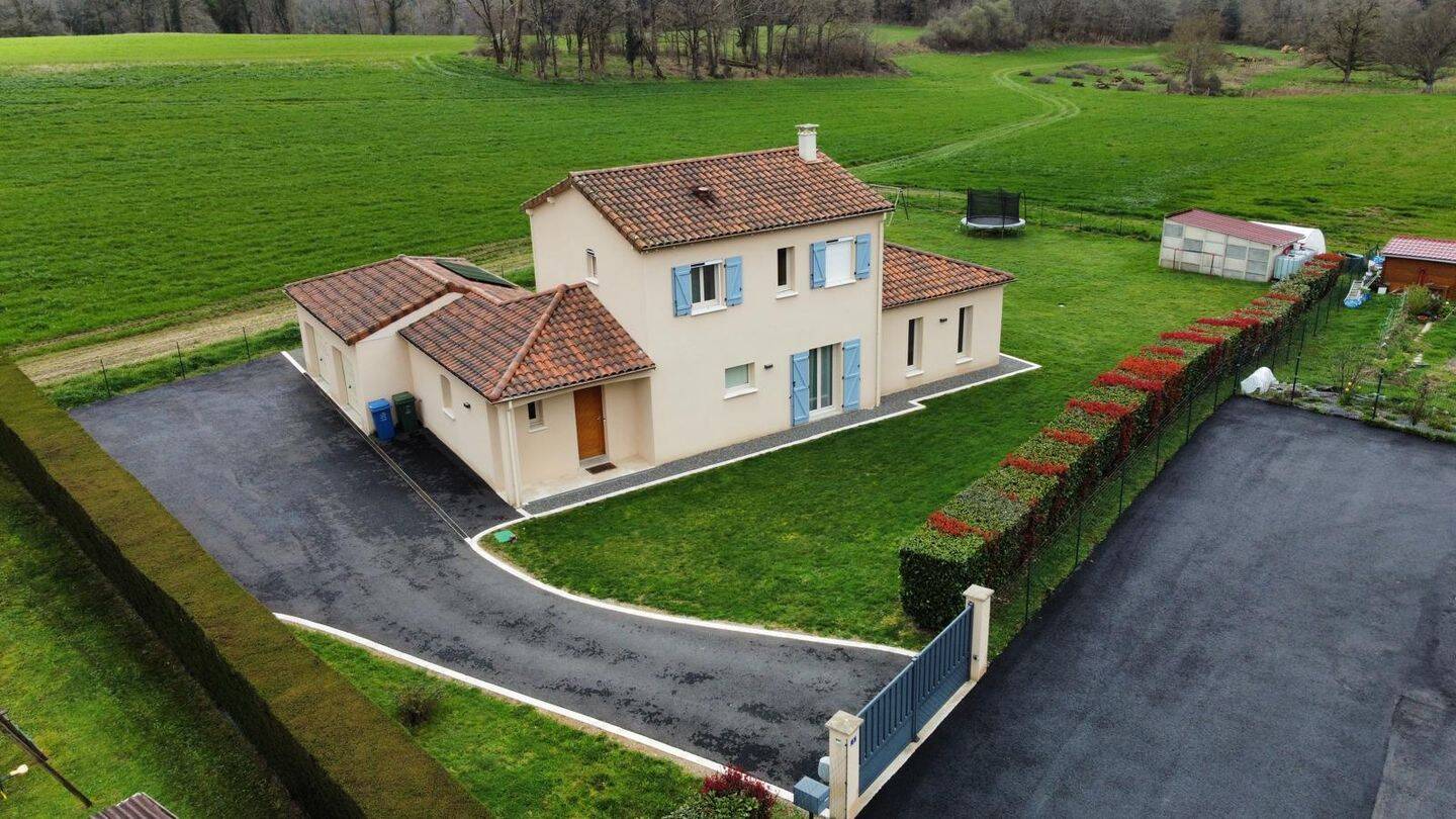 Maison 6 pièces 138 m² · à Feytiat · 138 m² · 369 600 €