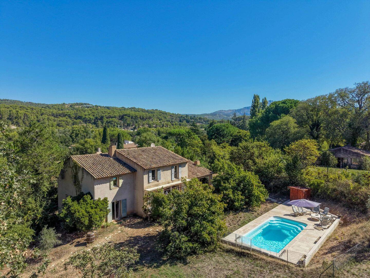 Maison 5 pièces 235 m² · à Meyreuil · 235 m² · 1 480 000 €