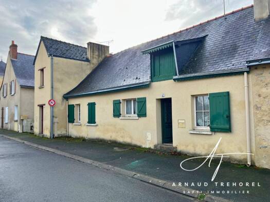 Maison à vendre 91 500 € 5 pièces 2 chambres 83 m² 297 m² de terrain Morannes-sur-Sarthe 49640