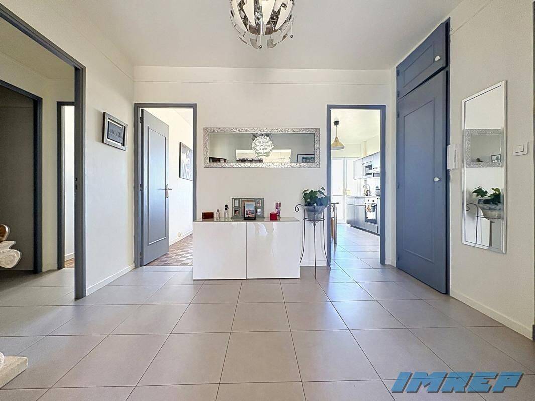 Appartement 3 pièces 71 m² · à Marseille 7ème Arrondissement · 71 m² · 1 700 €/mois