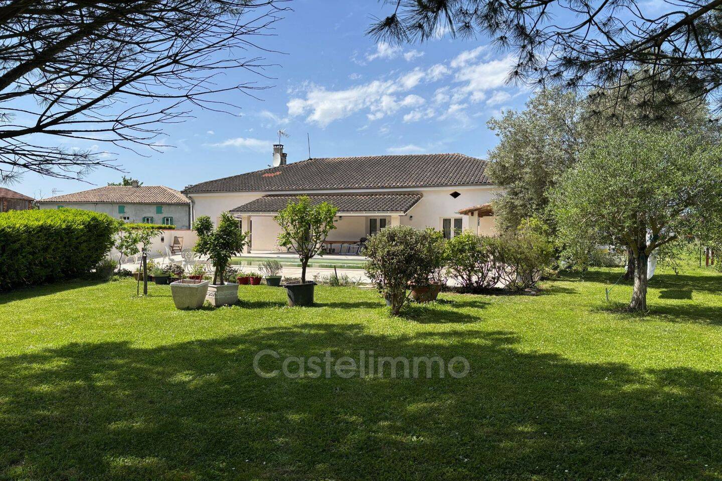 Maison 4 pièces 148 m² · à Saint-Nicolas-de-la-Grave · 148 m² · 290 000 €
