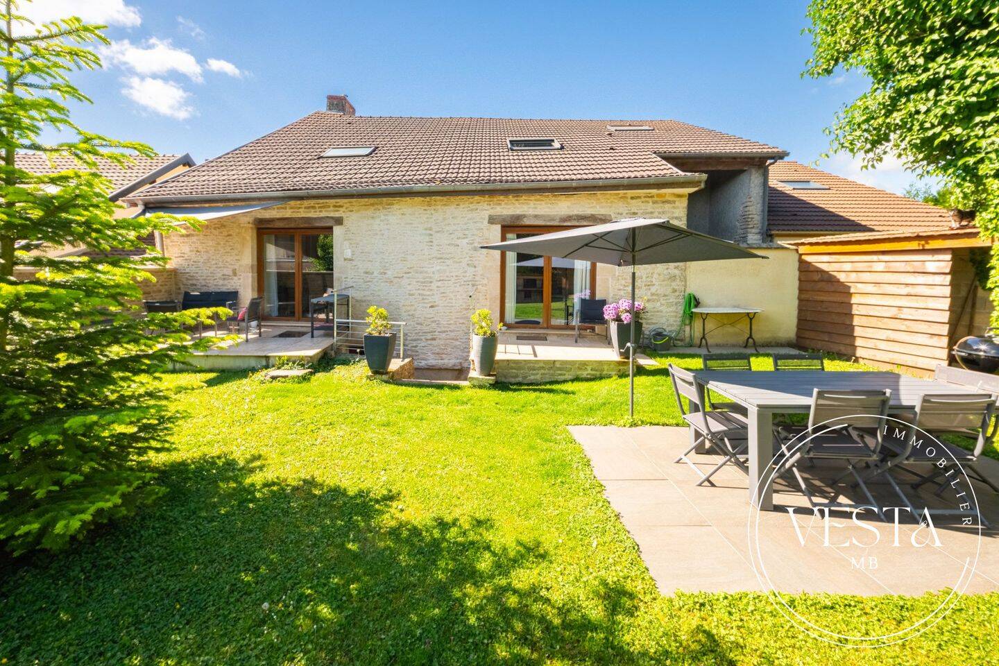 Maison 8 pièces 271 m² · à Ahuy · 271 m² · 660 000 €