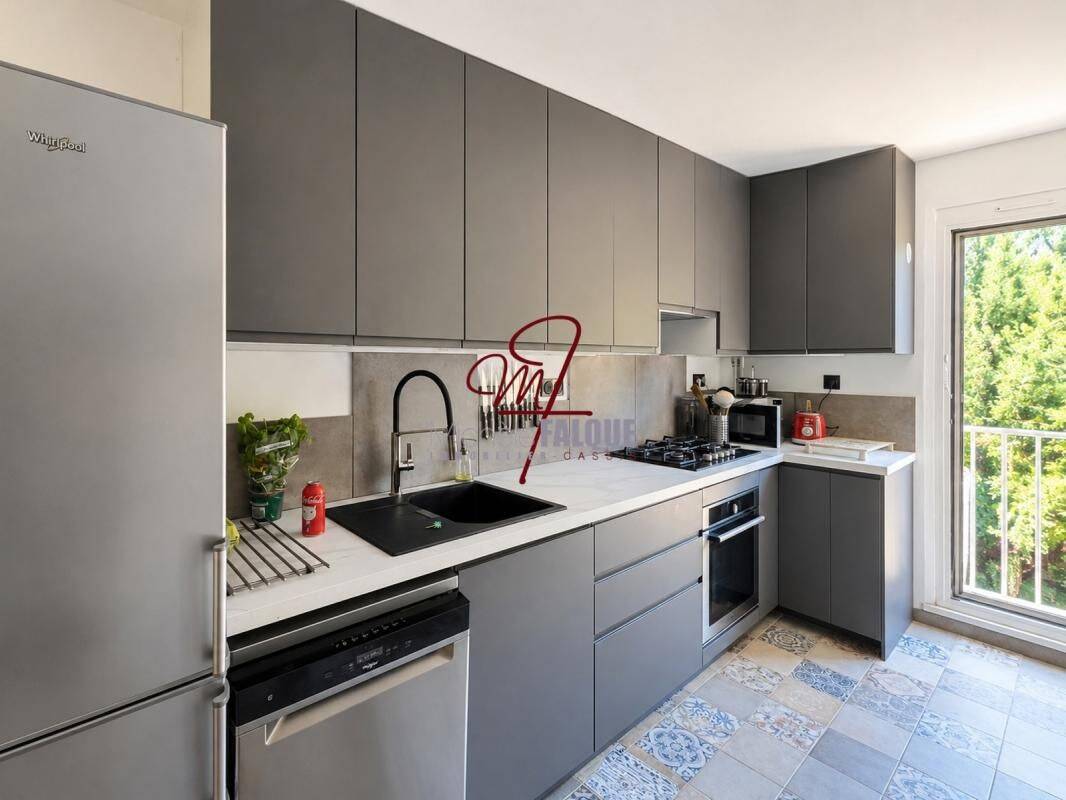 Appartement 4 pièces 82 m² · à Cassis · 82 m² · 415 000 €
