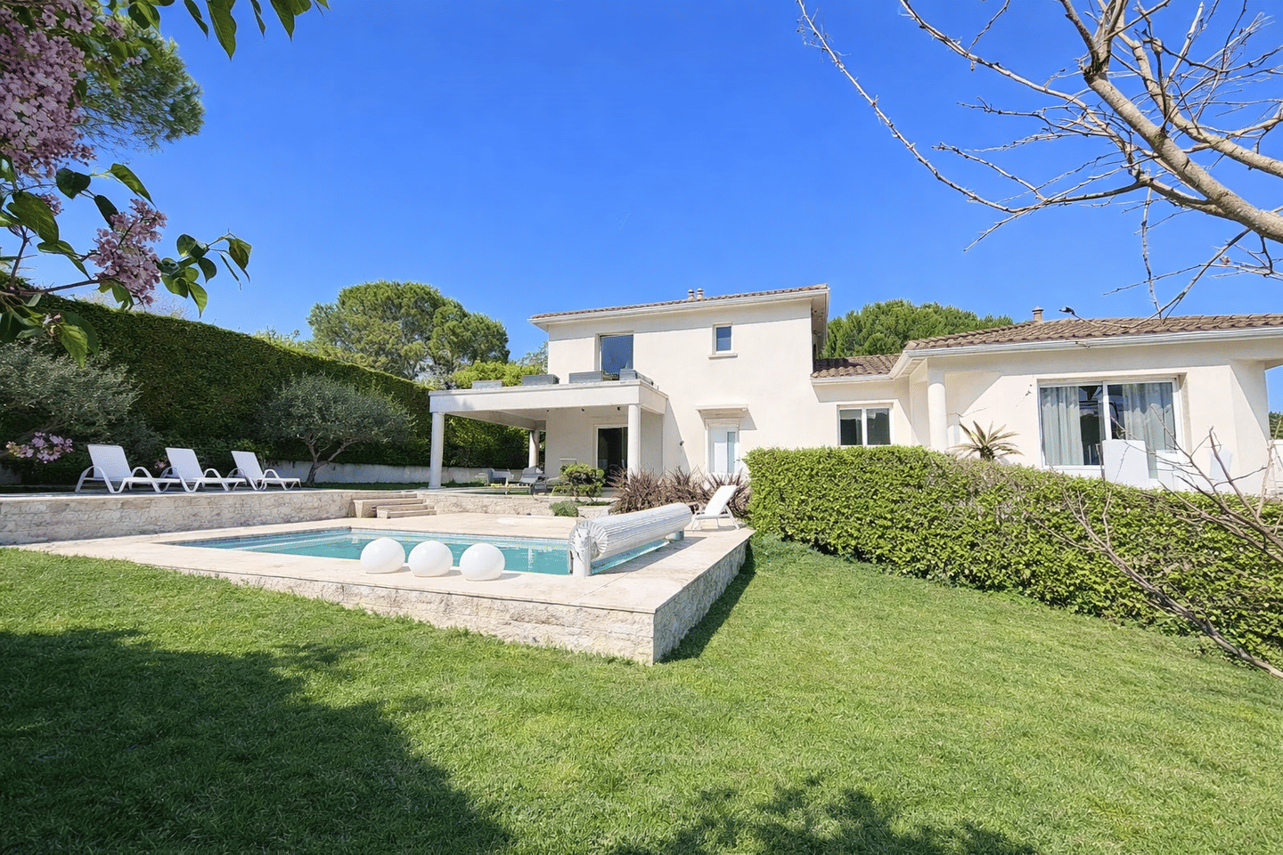 Maison 5 pièces 155 m² · à Saint-Cyr-au-Mont-d'Or · 155 m² · 880 000 €
