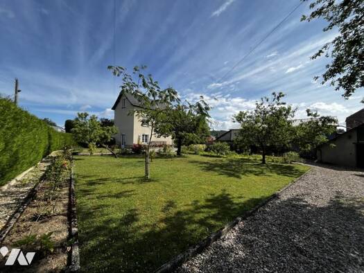 Maison à vendre 149 800 € 5 pièces 4 chambres 1 025 m² de terrain Brionne 27800