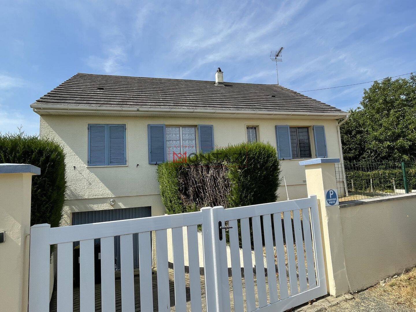 Maison 5 pièces 117 m² · à Chartronges · 117 m² · 230 000 €