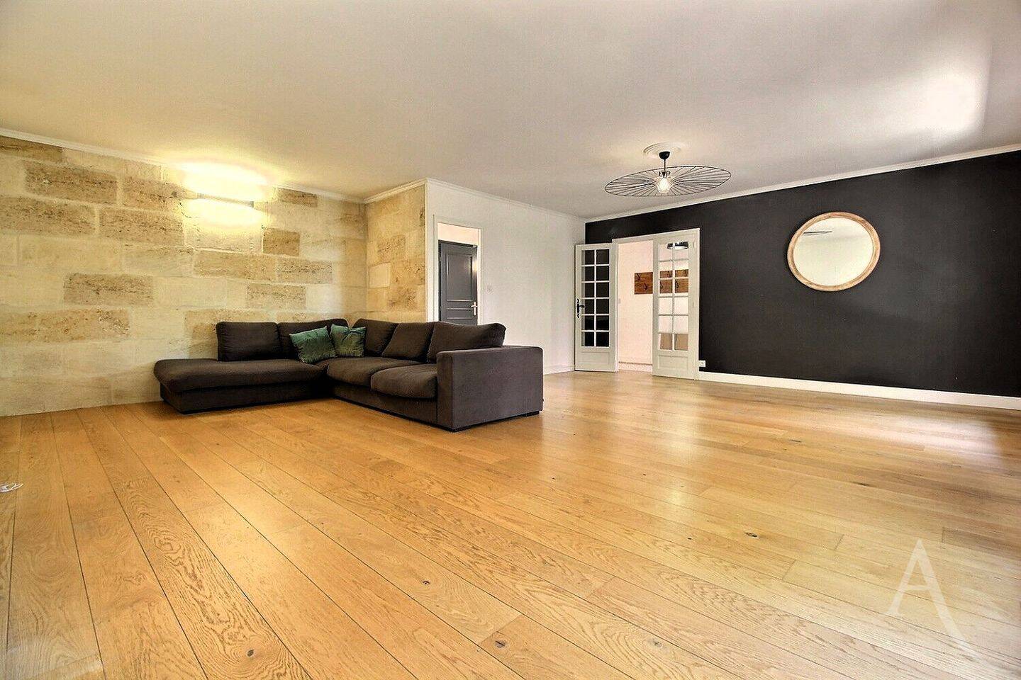 Maison 8 pièces 157 m² · à Villenave-d'Ornon · 157 m² · 449 000 €