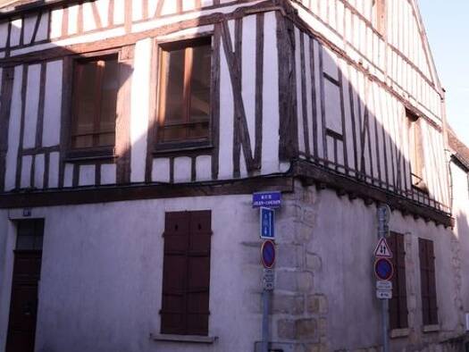 Appartement à vendre 138 500 € 4 pièces 2 chambres 75 m² Étage 1/2 Sens 89100