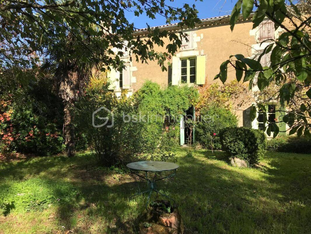 Maison 5 pièces 169 m² · à Granzay-Gript · 169 m² · 209 500 €