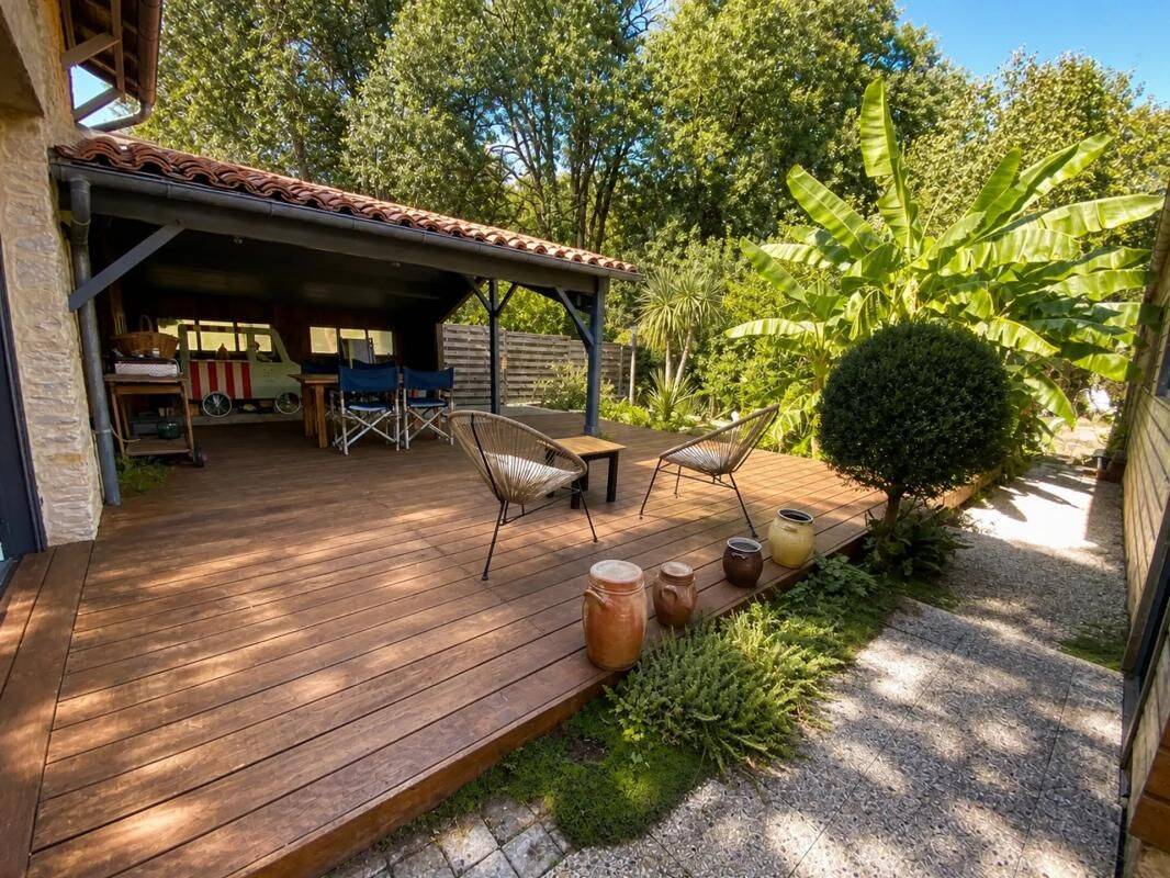 Maison 8 pièces 212 m² · à Saint-Fraigne · 212 m² · 239 500 €