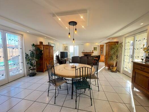 Maison à vendre 519 000 € 6 pièces 4 chambres 149 m² 810 m² de terrain Grande Couronne Saint-Just-Saint-Rambert 42170