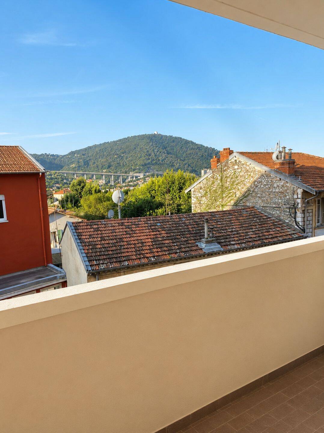 Appartement 4 pièces 85 m² · à La Trinité · 85 m² · 252 000 €