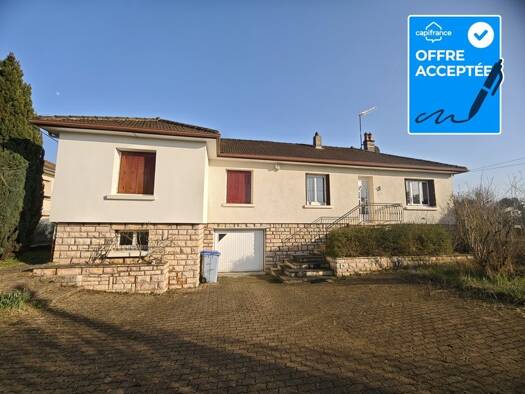 Maison de plain-pied à vendre 215 000 € 6 pièces 4 chambres 110 m² 1 340 m² de terrain Foucherans 39100