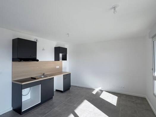 Appartement à louer 780 € 2 pièces 1 chambre 48 m² Étage 1/3 Agglomeration Sud Andrézieux-Bouthéon 42160