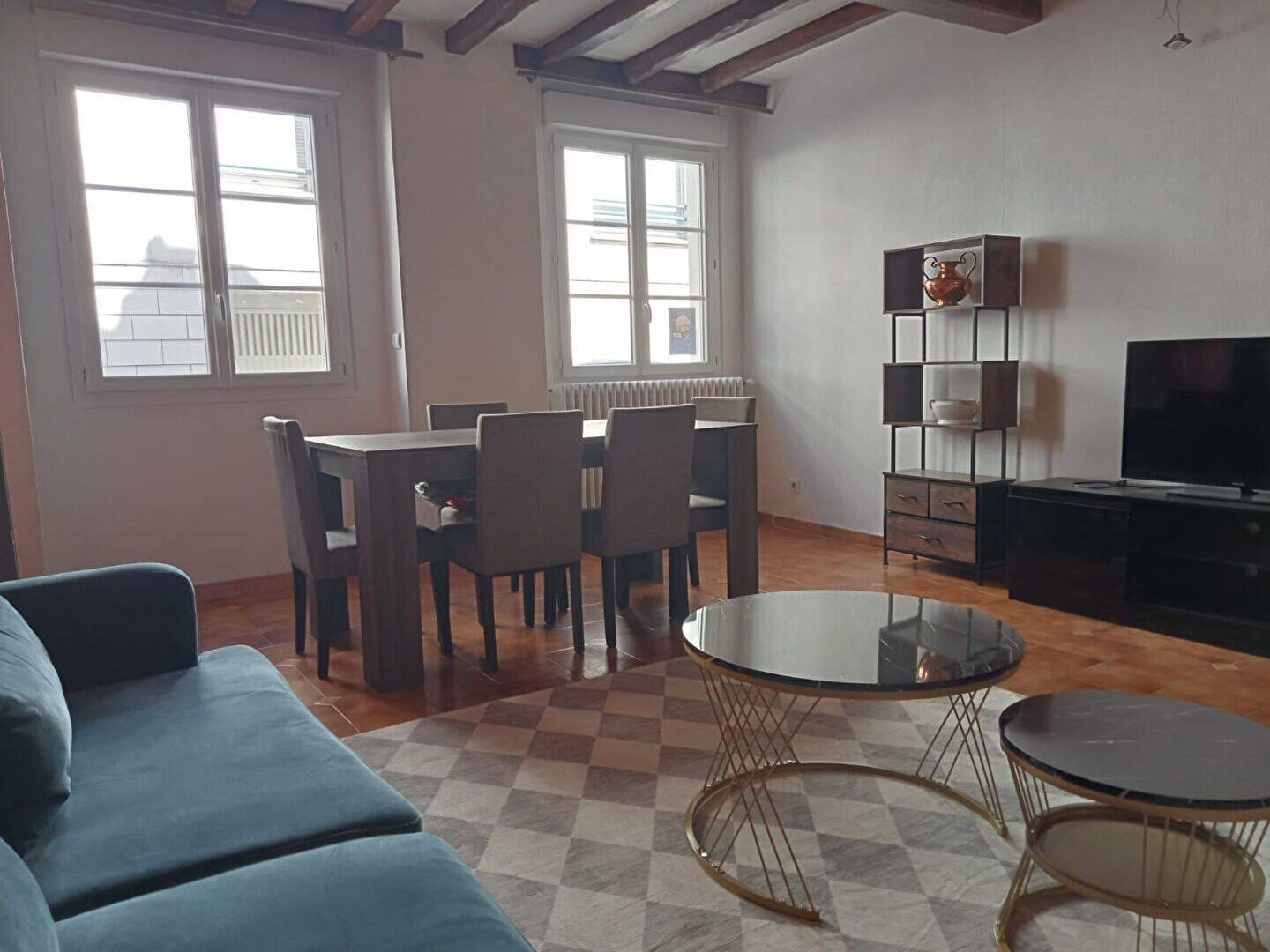 3 pièces 77 m² · à Compiègne · 77,1 m² · 990 €/mois